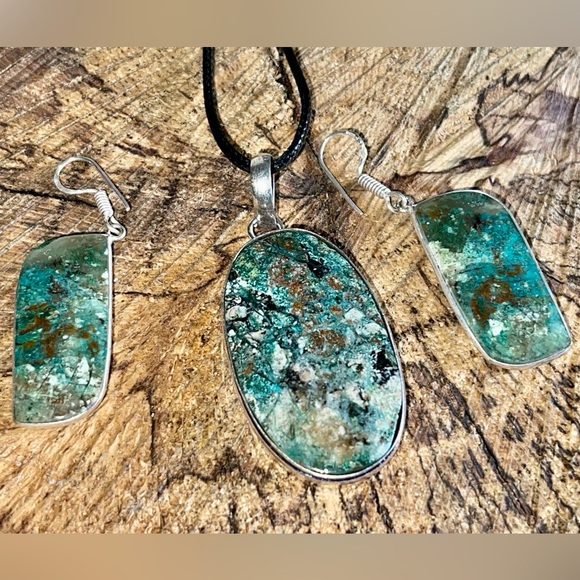 Chrysocolla Crystal Pendant & Earrings - Picture 2 of 6